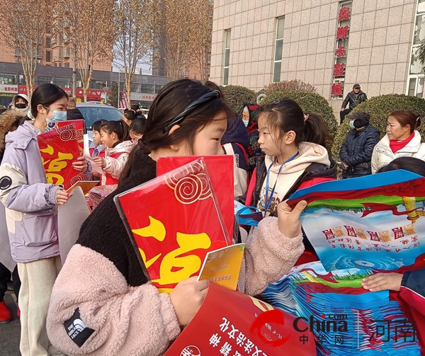 遂平县司法局 小小普法员 传递普法正能量