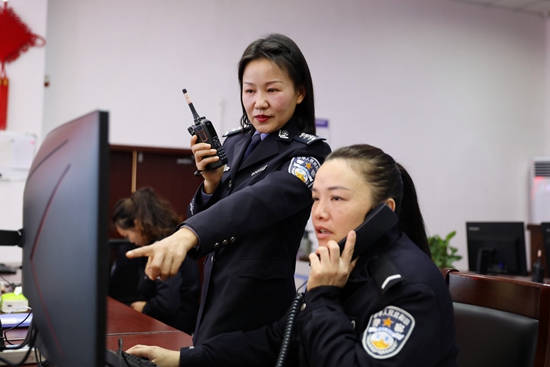 光山公安：走近110接警员——“生命线”上的忠实守护者