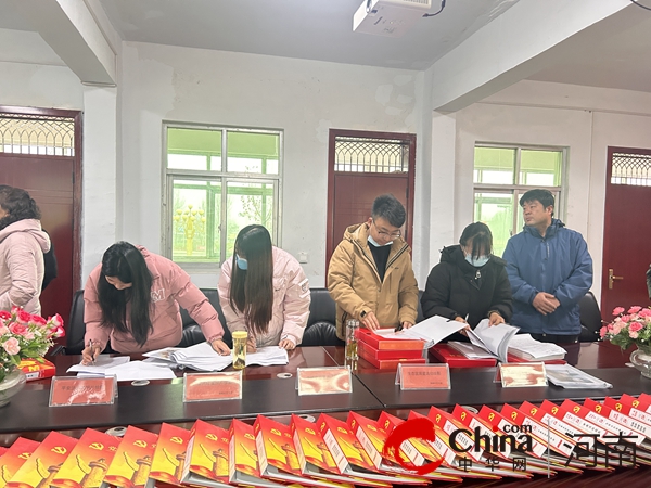 驻马店市驿城区蚁蜂镇：逐村观摩扩思路 比学赶超创“五星”