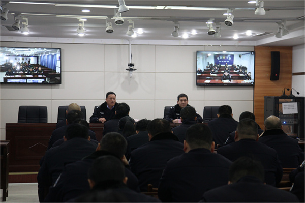商丘市公安局交警支队召开全市执法记录仪使用与管理讲评培训视频会