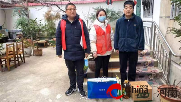 驻马店市驿城区老街街道飞龙社区走访慰问失独家庭 真情关怀暖人心