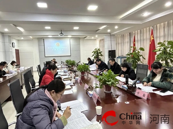 平舆县检察院召开院务会集中学习《河南省检察机关案件繁简分流工作管理办法（试行）》 焦点简讯