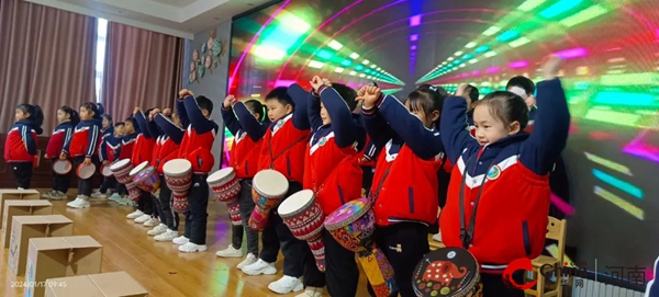 ​萌娃迎新 童声欢唱——西平县直第二幼儿园举行幼儿龙年歌咏会