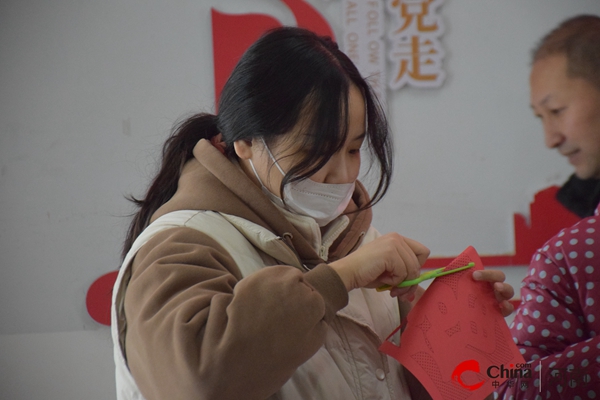 ​西平县柏苑街道举办2024年春节剪窗花民俗文化活动