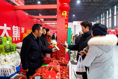 ​光山县：逛年货大集 尽享“好食光”