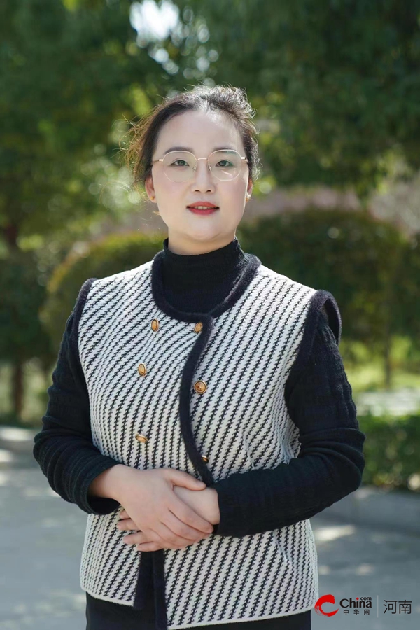 ​ 西平四中优秀教师：黄晓艺