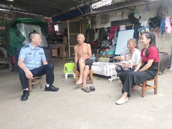 ​罗山民警甘延尚：坚持“四心”工作法 用心用情服务群众_天天微动态