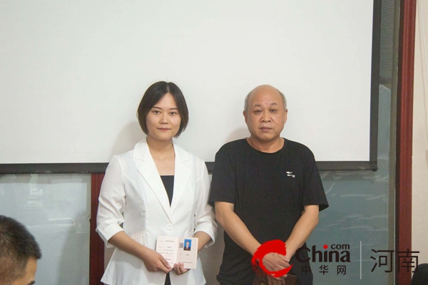 以法为梦 书写执业新篇章——河南问津律师事务所新执业律师授证宣誓