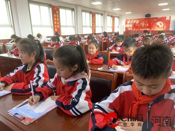 童心飞扬 笔墨飘香——驻马店市第三十小学举行全校师生规范字书写比赛