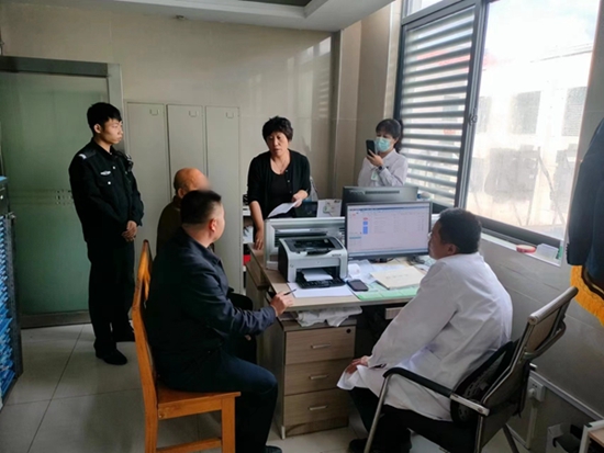 ​新县公安：秋日“警”色 温暖定格