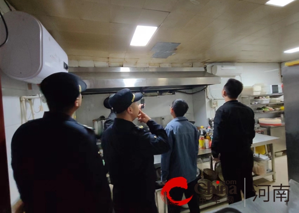 驻马店开发区城市管理局金河一中队：“小油烟”关系“大民生”