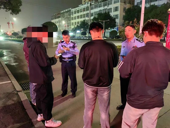 ​固始巡特警：强化夜间巡逻 筑牢安全防线