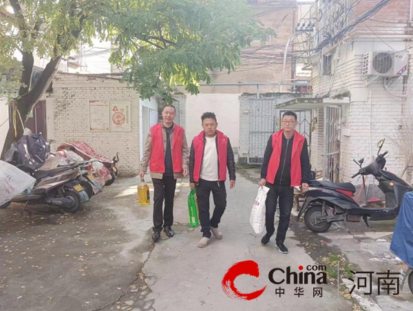天天观热点：花开迎重阳 慰问送祝福——驻马店市第十中学教育集团开展重阳节慰问退休教师活动