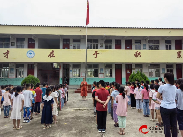 ​西平县焦庄毛寨小学开展“尊老爱老”主题教育活动