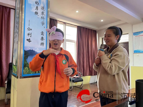 快乐阅读 轻松写作——驻马店市第四小学举办阅读写作读书会活动