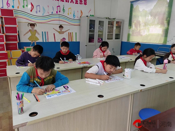 ​西平县焦庄郝庄小学开展“我和我的祖国”绘画活动