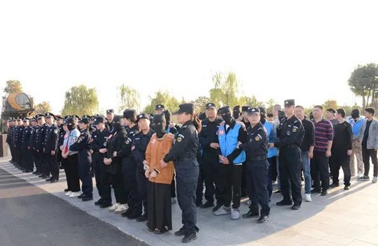 ​抓42人！固始公安隆重举行仪式欢迎“11.09”“10.13”部督特大电信诈骗专案组凯旋