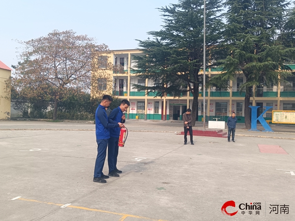 ​西平县权寨中学举行消防应急疏散演练