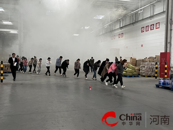 驻马店开发区开源办事处组织企业开展消防演练