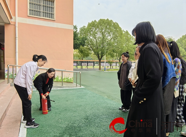 驻马店市第二十四小学开展消防安全应急演练活动