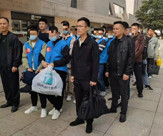​固始警方成功捣毁三个诈骗窝点抓32人