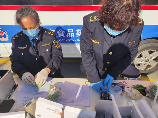 焦点滚动:​商城县市场监督管理局：食品快检进菜场 让群众吃得放心