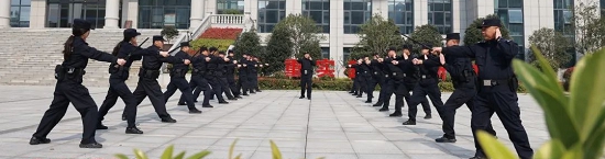 冬日里 解锁信阳中院里的最帅写真_每日简讯