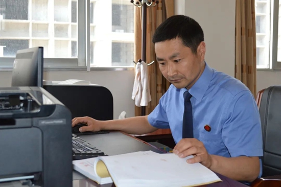 固始县检察院第二检察部主任宋喜东：苔花如米小 也学牡丹开-世界新要闻