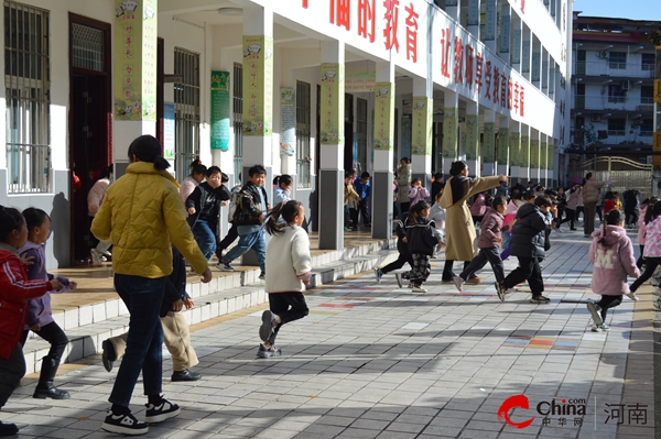 ​西平县实验小学开展119消防宣传月主题教育