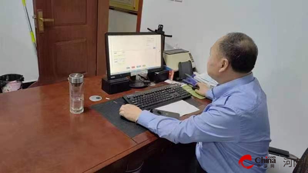 ​西平县市场监督管理局开展行风建设股长走流程体验活动 助推行政审批办事效率