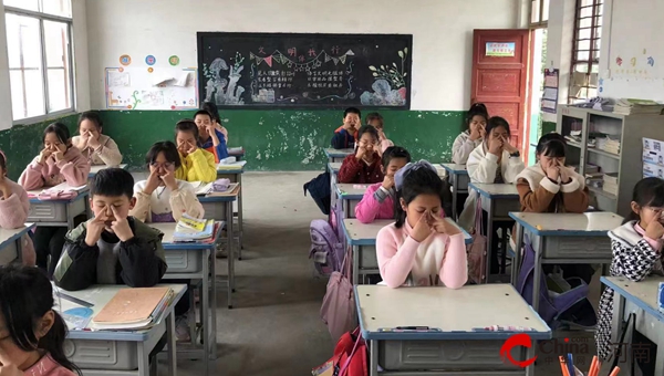西平县重渠贾桥小学开展爱眼护眼主题教育