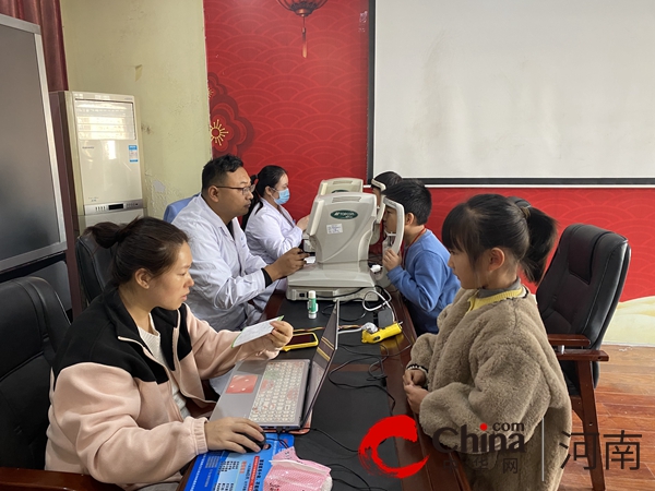 开展视力检测 守护清晰世界——驻马店市第十二小学开展体质健康测试视力检测