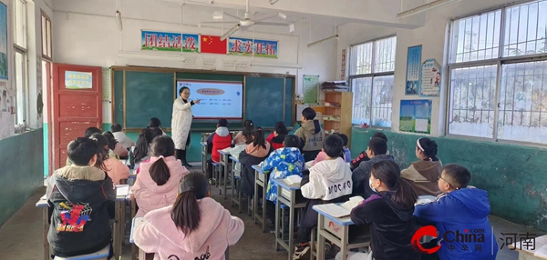 ​听课观常态 督教促学优——西平县二郎镇孙张庄小学开展听课调研活动