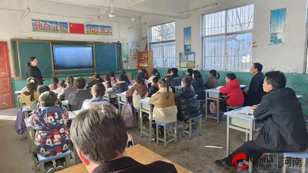 ​听课观常态 督教促学优——西平县二郎镇孙张庄小学开展听课调研活动