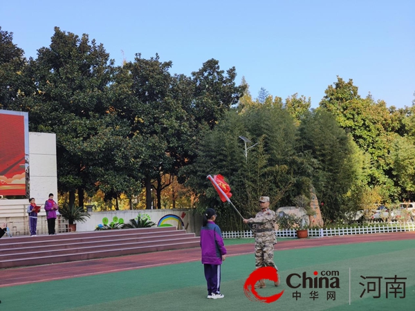 播报：心系国防 强国有我 驻马店市第二十五小学开展国防教育进校园活动