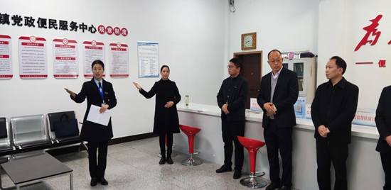 ​新县：政务服务下基层 纾困惠民暖人心