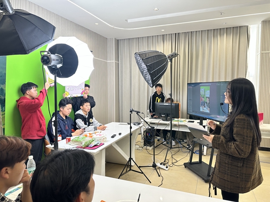 ​信阳市羊山新区：校企合作  助力电商发展 每日看点