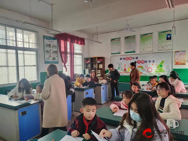西平县柏亭中心校举行口卡口页比赛活动