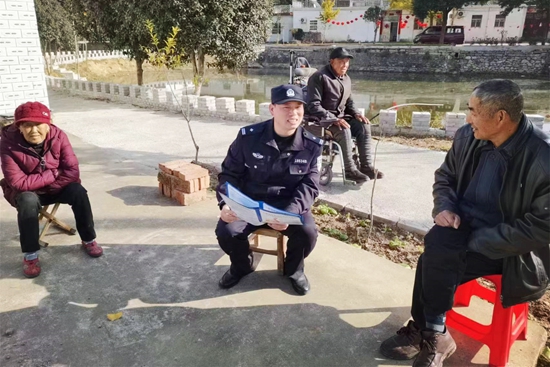 ​光山民警熊林才：为百姓扛事的社区民警-独家焦点