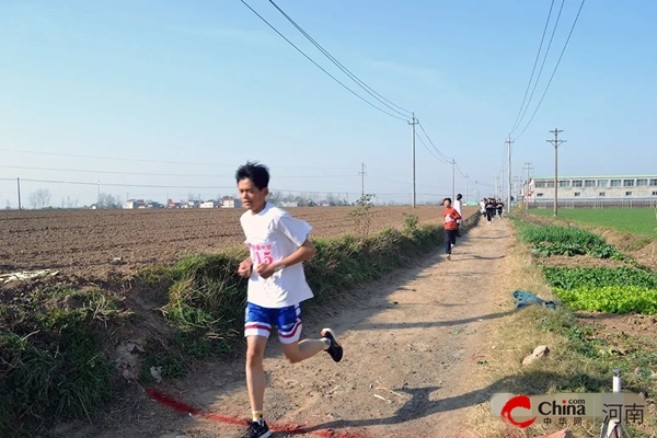 ​西平县师灵中学举行2023年秋期冬季长跑运动会
