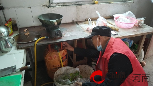 驻马店经济开发区开源办事处大刘庄村开展“燃气安全隐患”排查活动