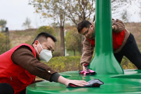 尊老为德 助老为乐 华信圣德集团党员志愿者服务活动走进河南圣德健康养护中心