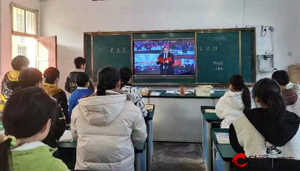 ​西平县重渠罗拐小学：开展宪法学习 培养法治意识