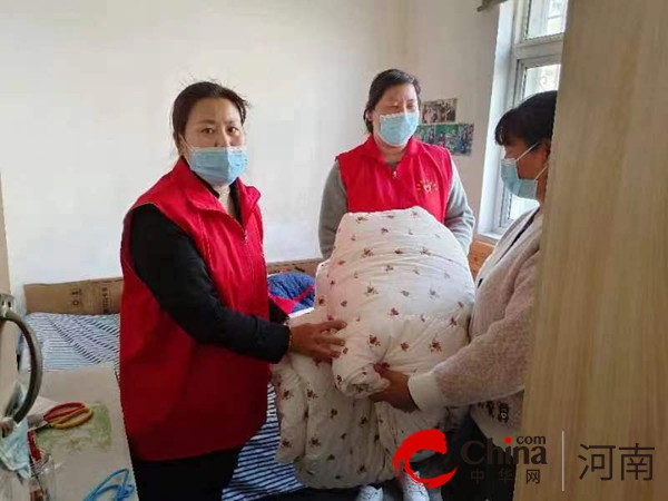 驻马店市驿城区东风街道雪松路东段社区邀请残疾人到社区做客