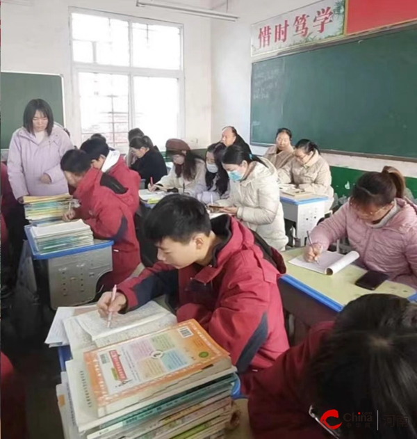 ​西平县金刚初级中学与焦庄中心校开展英语学科贯通式教研活动