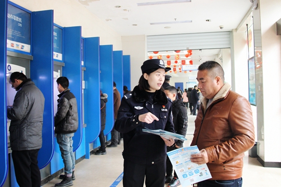 ​光山民警姜斓：警营“花木兰” 柔肩护平安