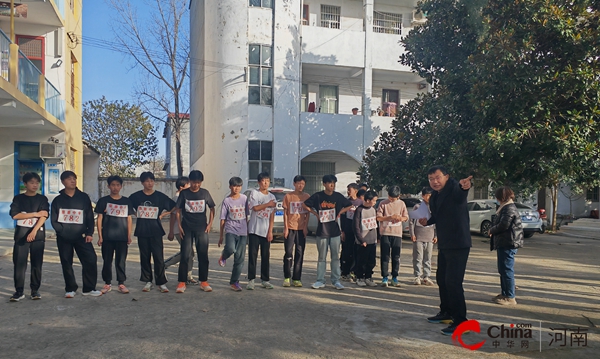 ​西平县蔡寨初级中学隆重举行冬季长跑运动会