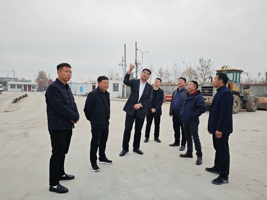 王亚一行深入信阳高新区明港园区调研重点企业