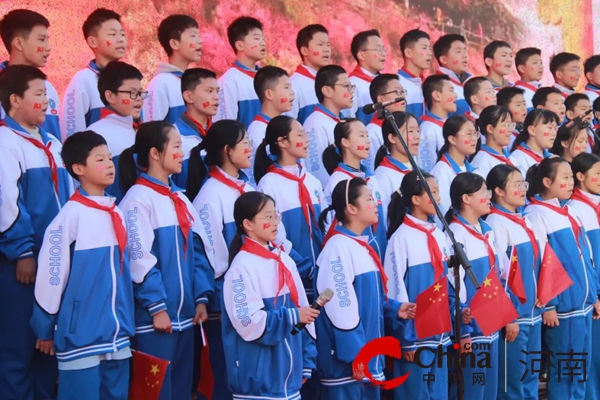 赓续红色血脉 唱响强国之音 ——驻马店市第四中学举行爱国歌曲合唱比赛