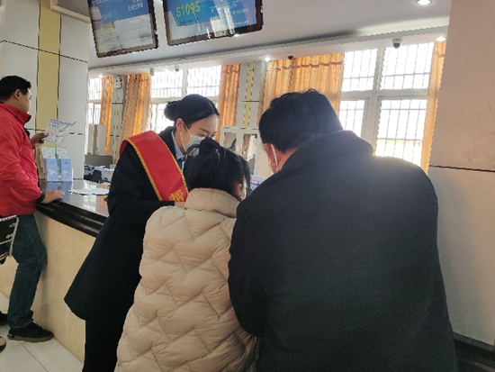 ​信阳市平桥区：便民举措让政务服务“暖起来”
